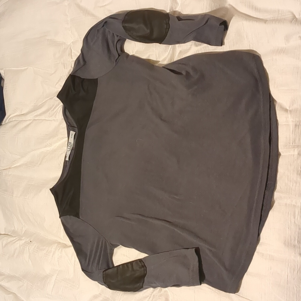 Gray 3/4 sleeve top, with faux leather accents